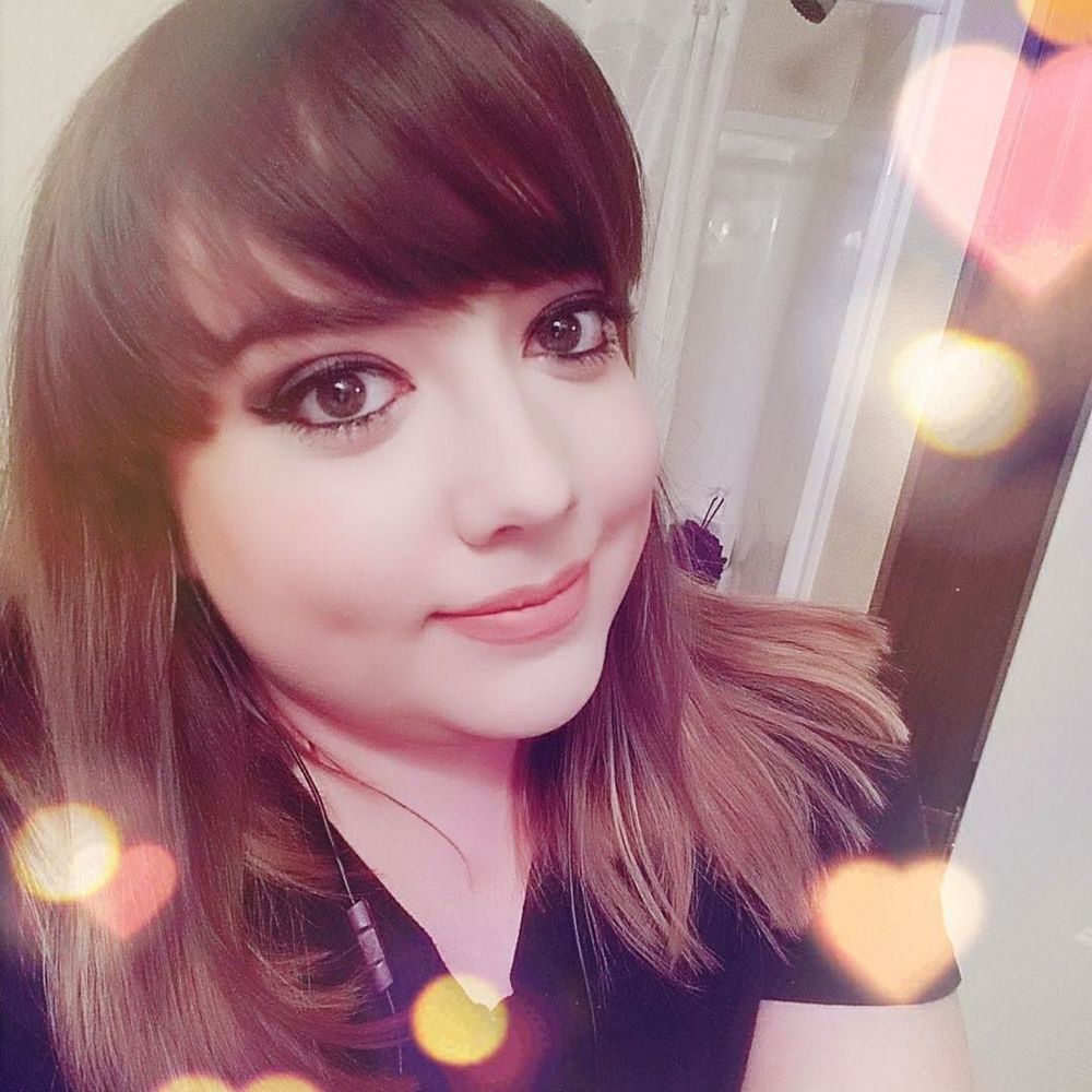 Meet your Posher, Caitlyn